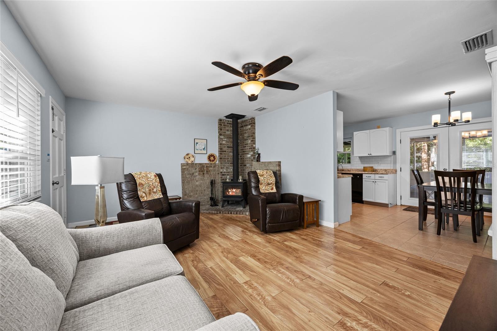 Image 7 of 27 For 1906 38th Drive