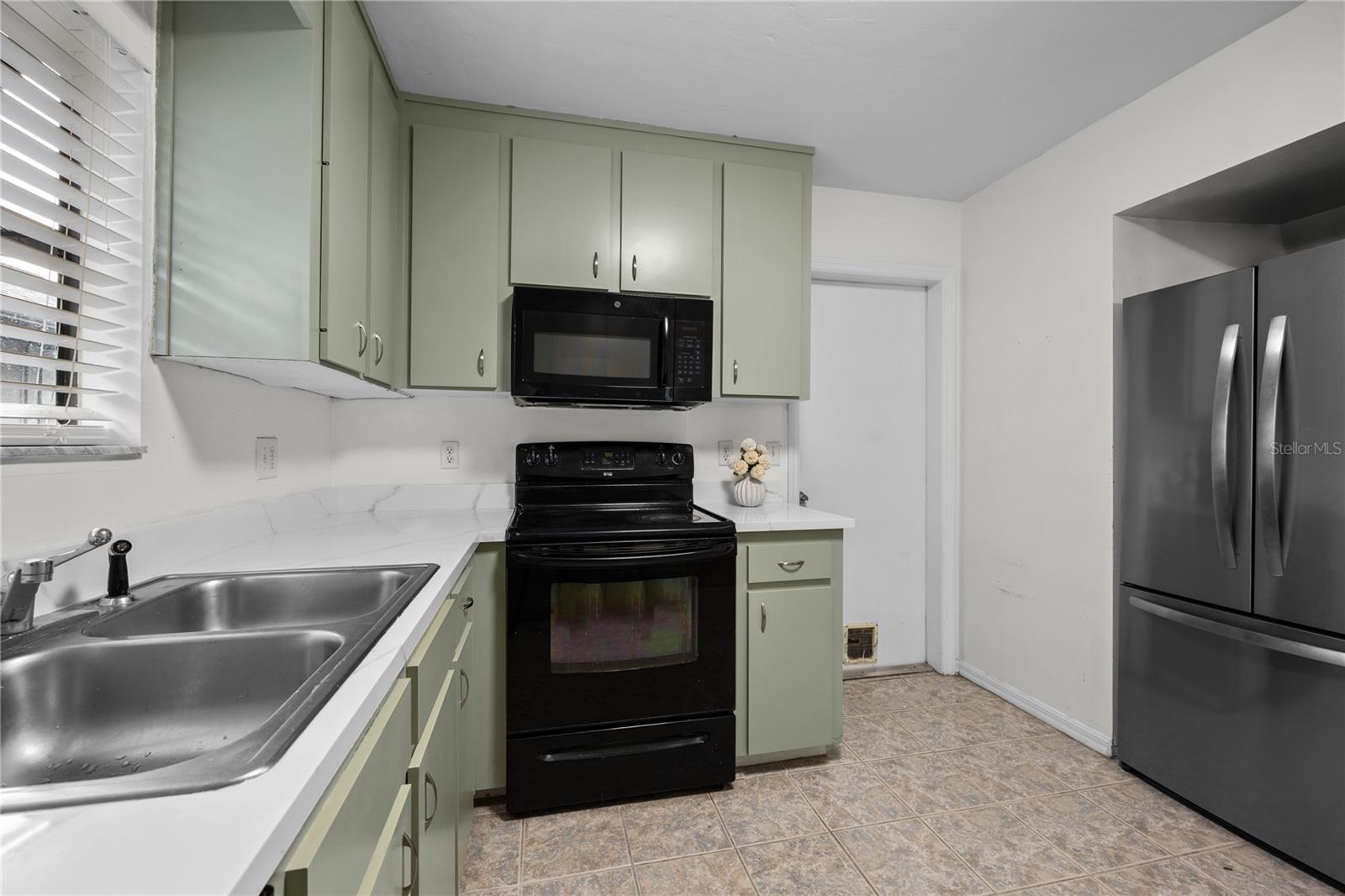 Image 13 of 30 For 6013 37th Terrace