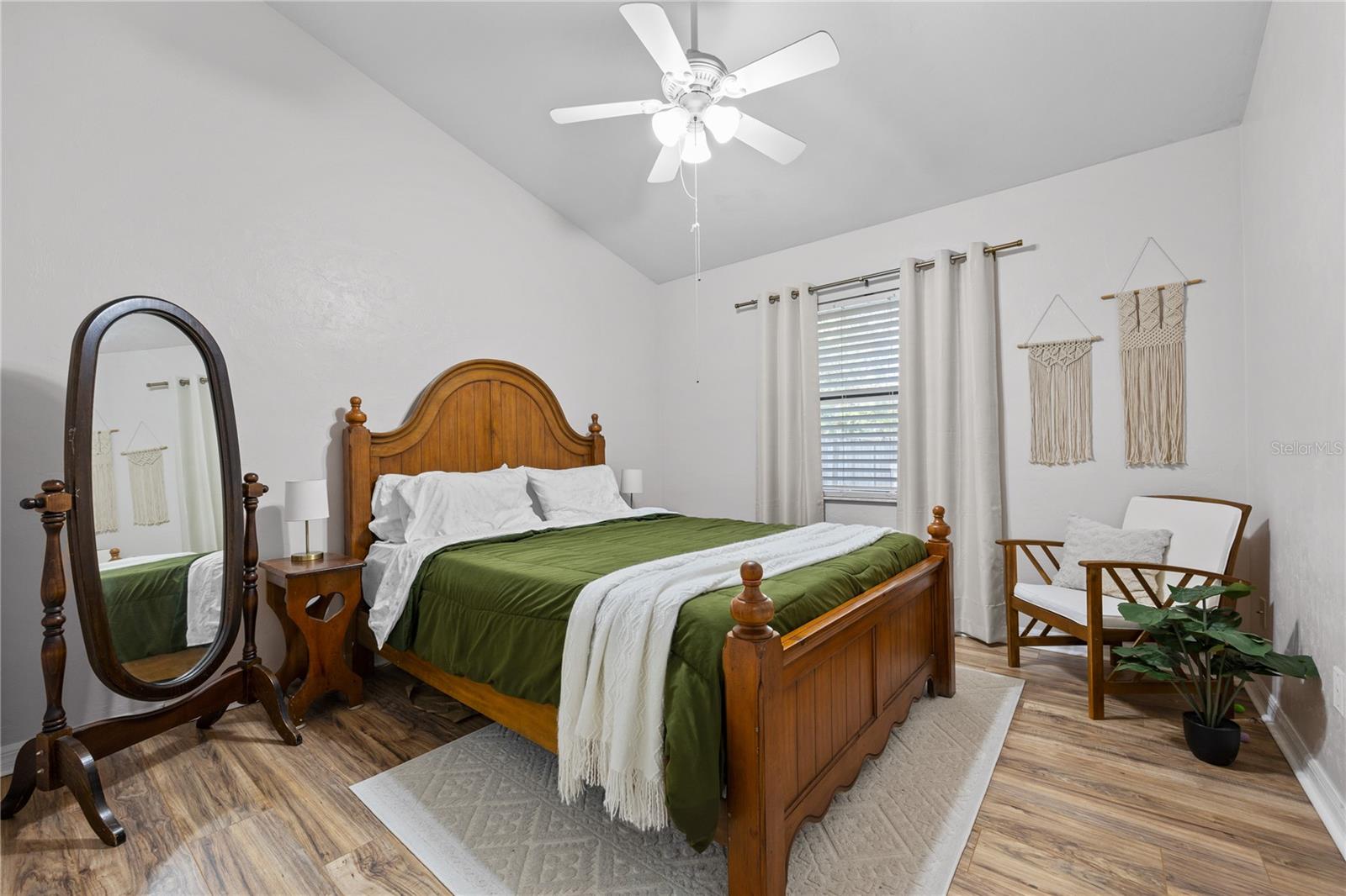 Image 17 of 30 For 6013 37th Terrace