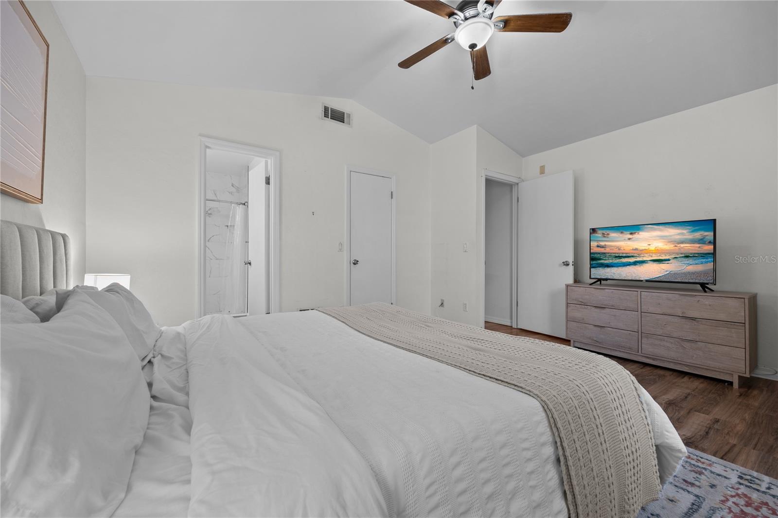 Image 20 of 30 For 6013 37th Terrace