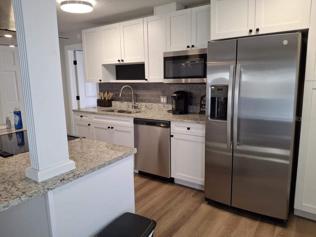 Image 10 of 27 For 418 40th Avenue S