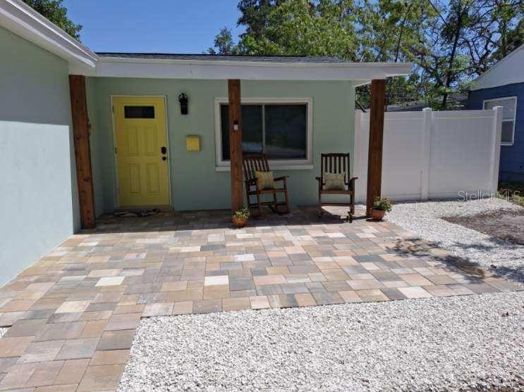 Image 2 of 27 For 418 40th Avenue S