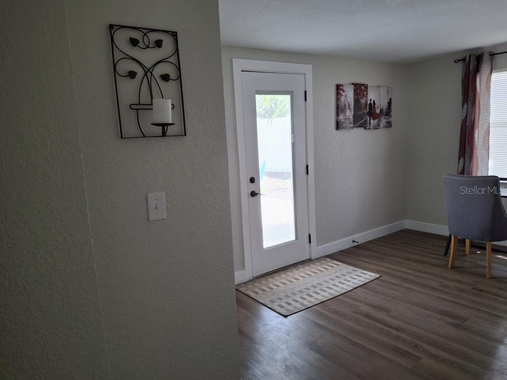 Image 21 of 27 For 418 40th Avenue S