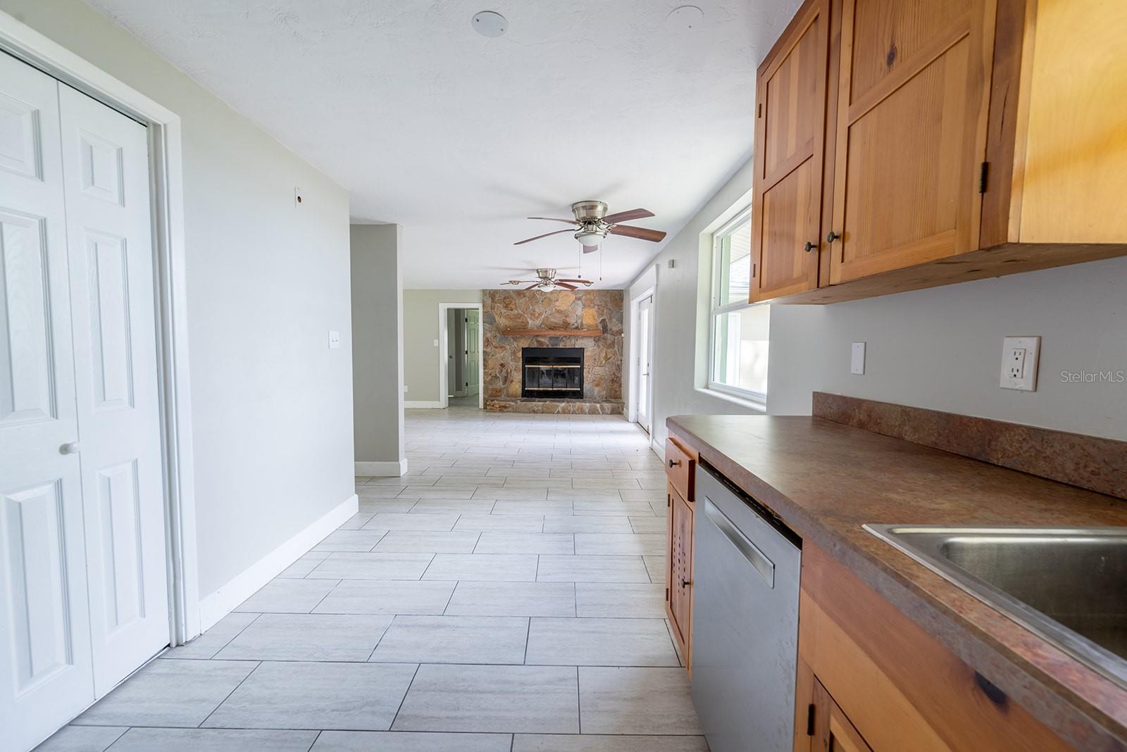 Image 41 of 100 For 16602 124th Avenue