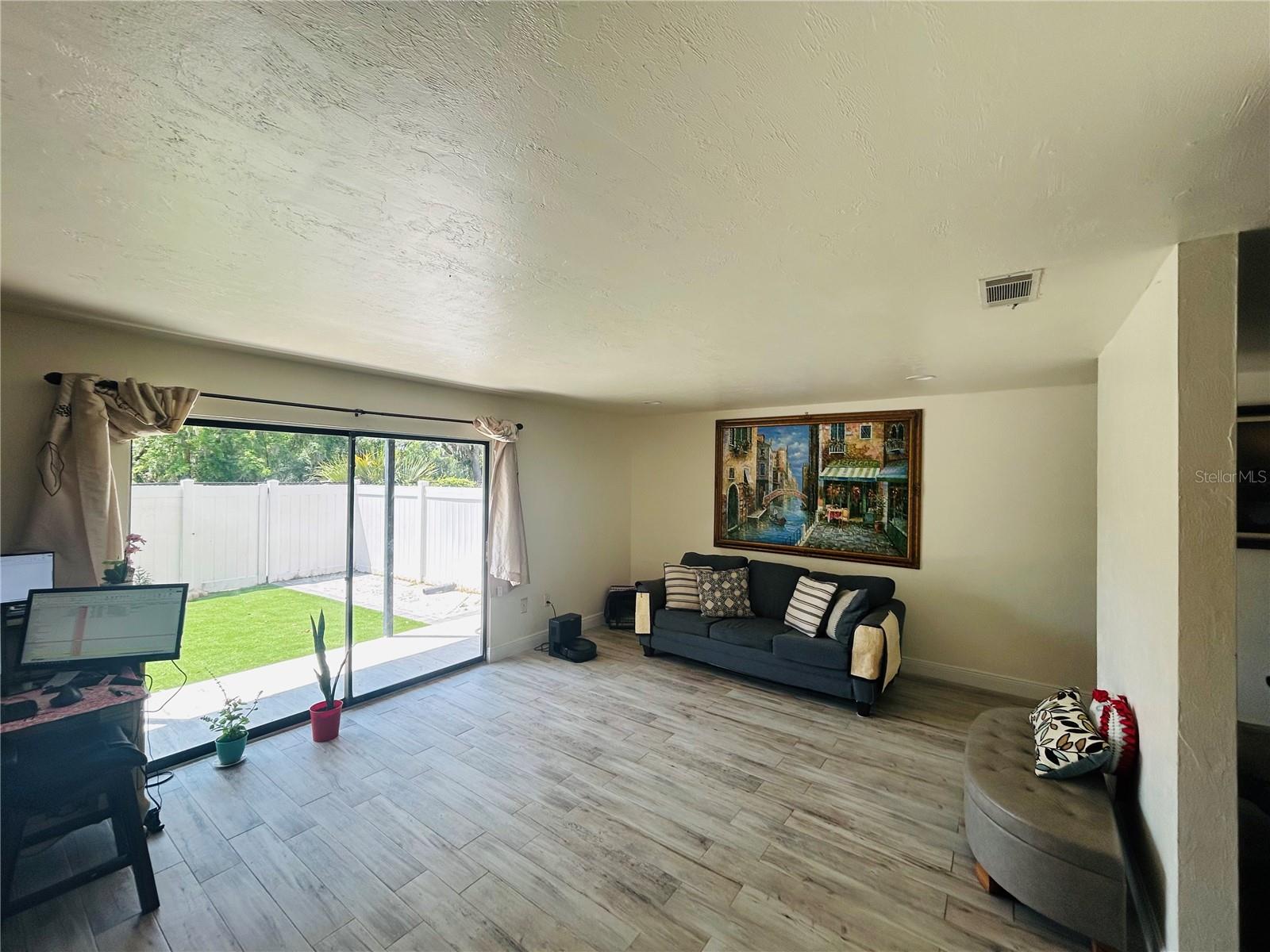 Image 2 of 8 For 507 39 Road 317
