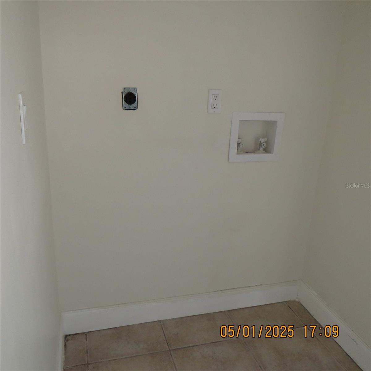 Image 17 of 31 For 3015 13th Drive