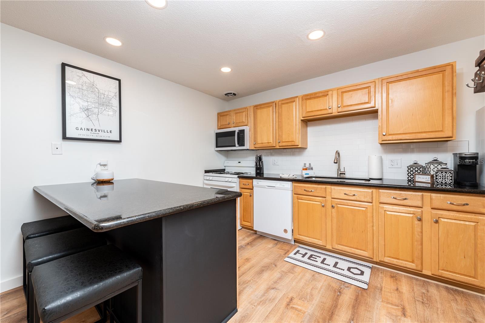 Image 3 of 18 For 1700 16th Court H22