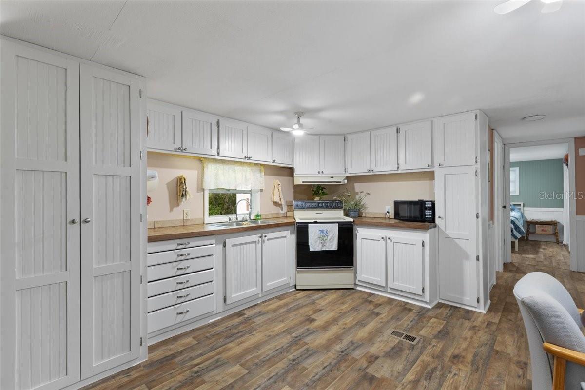 Image 5 of 40 For 11250 113th Street