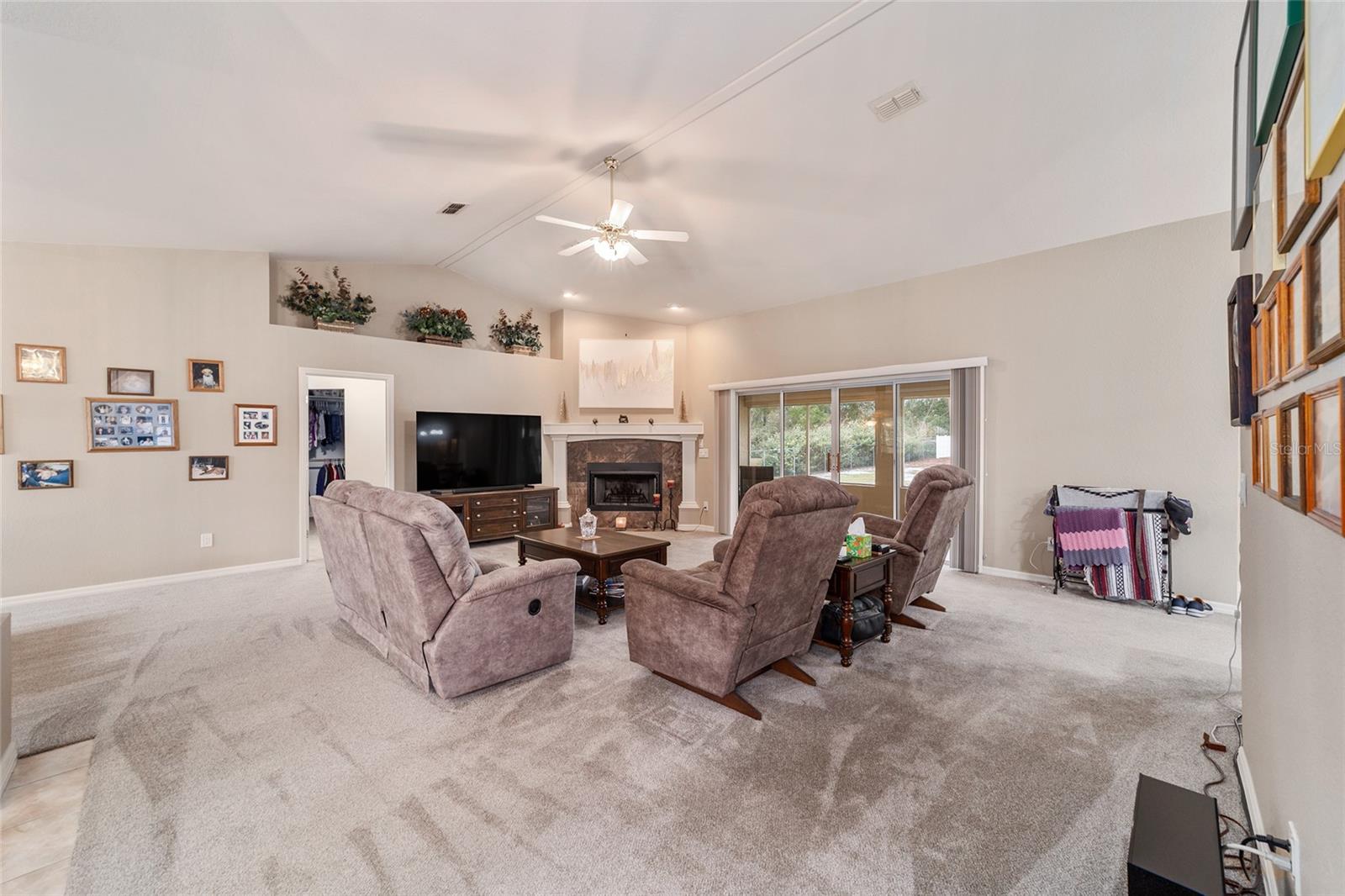 Image 10 of 33 For 10458 52nd Court