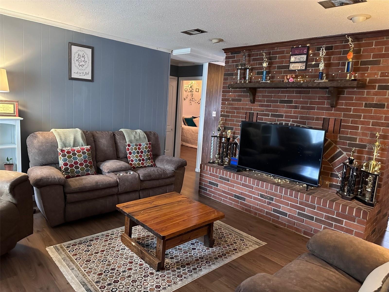 Image 2 of 17 For 213 8th Terrace