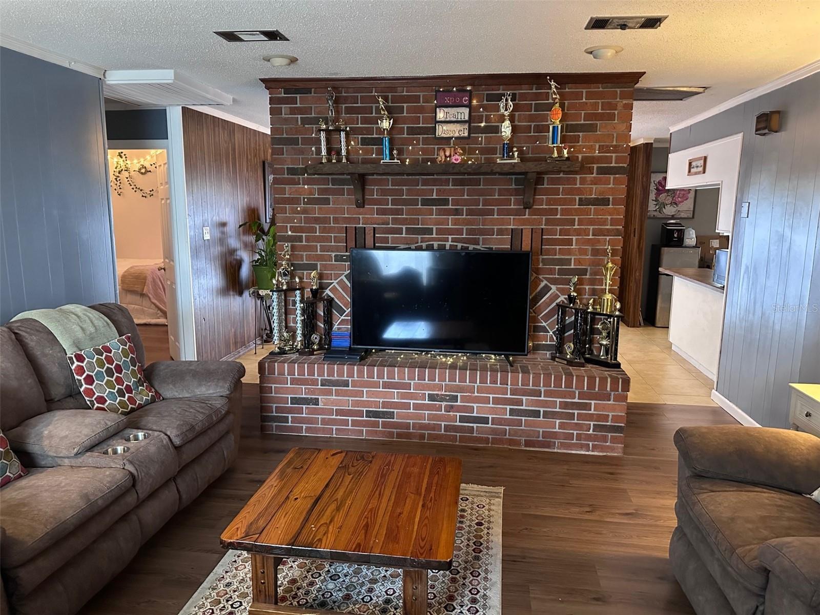 Image 8 of 17 For 213 8th Terrace