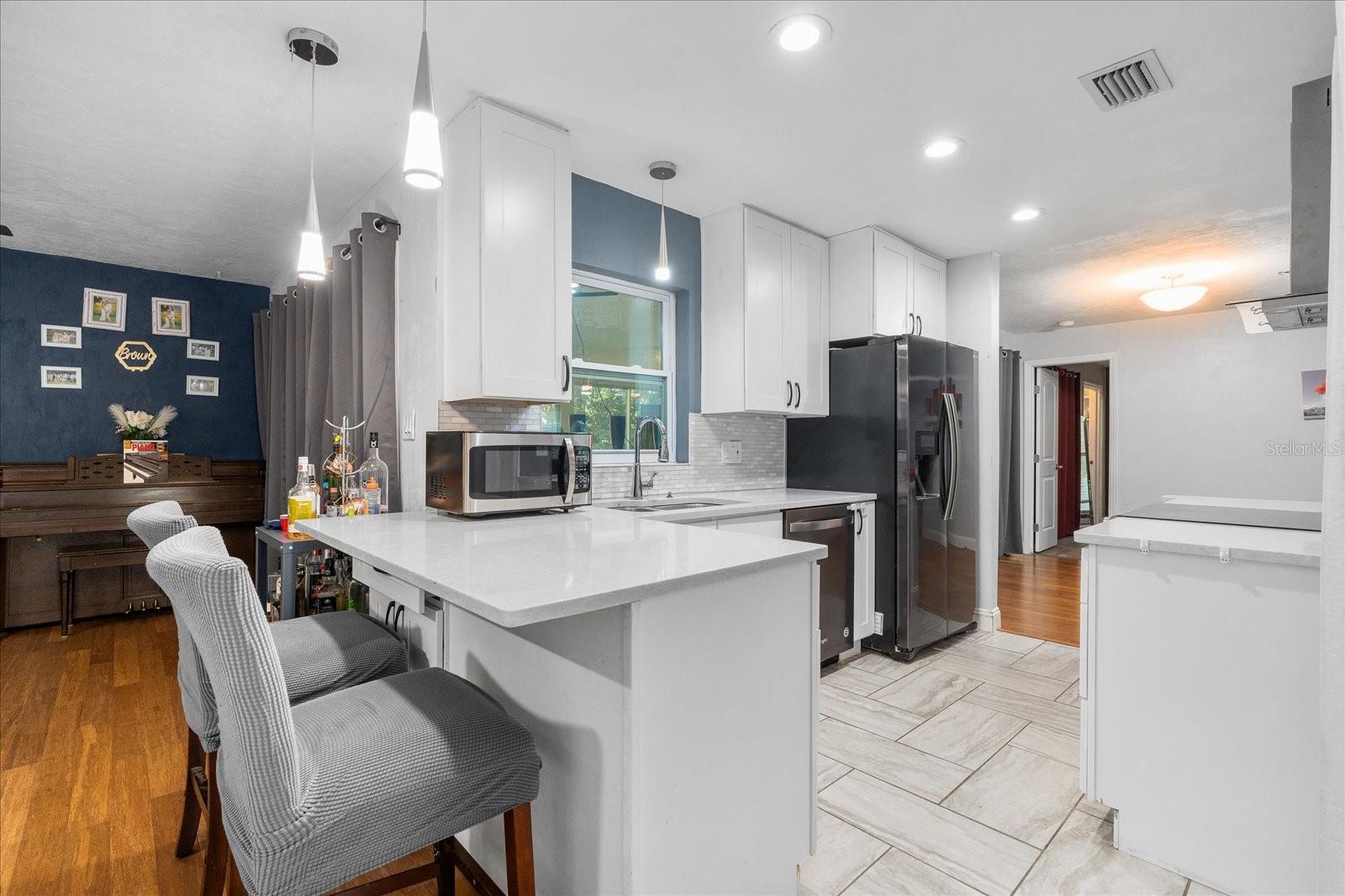 Image 10 of 43 For 424 101st Street E