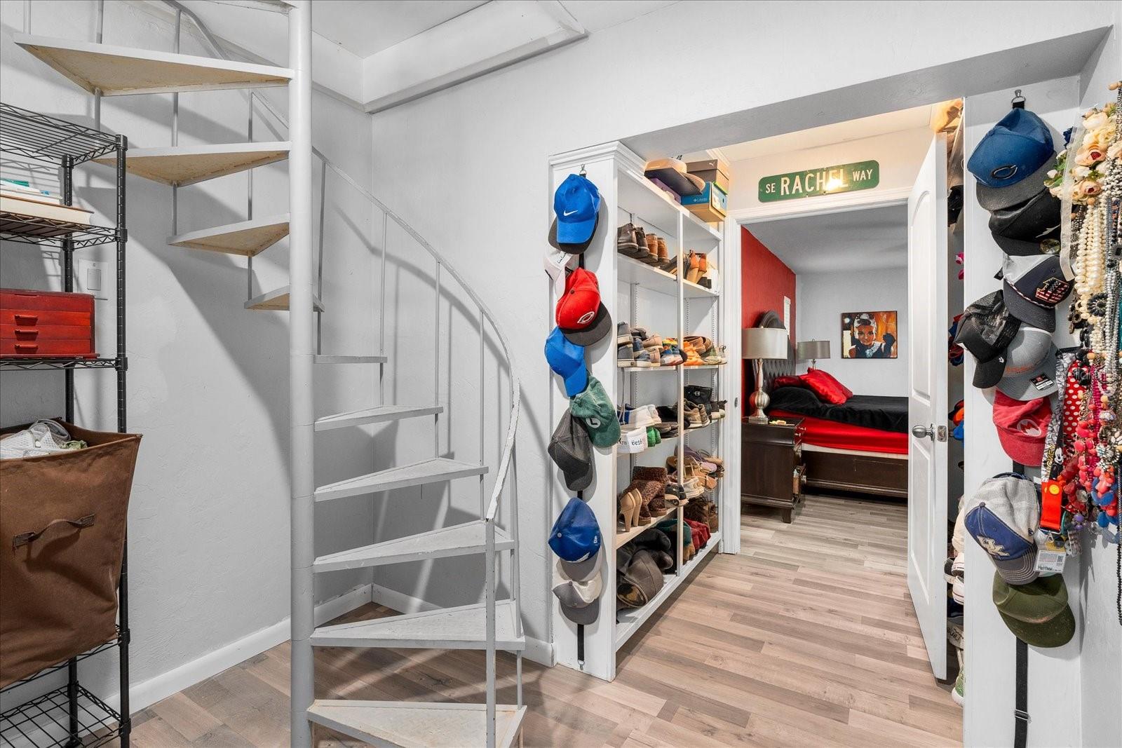 Image 16 of 43 For 424 101st Street E