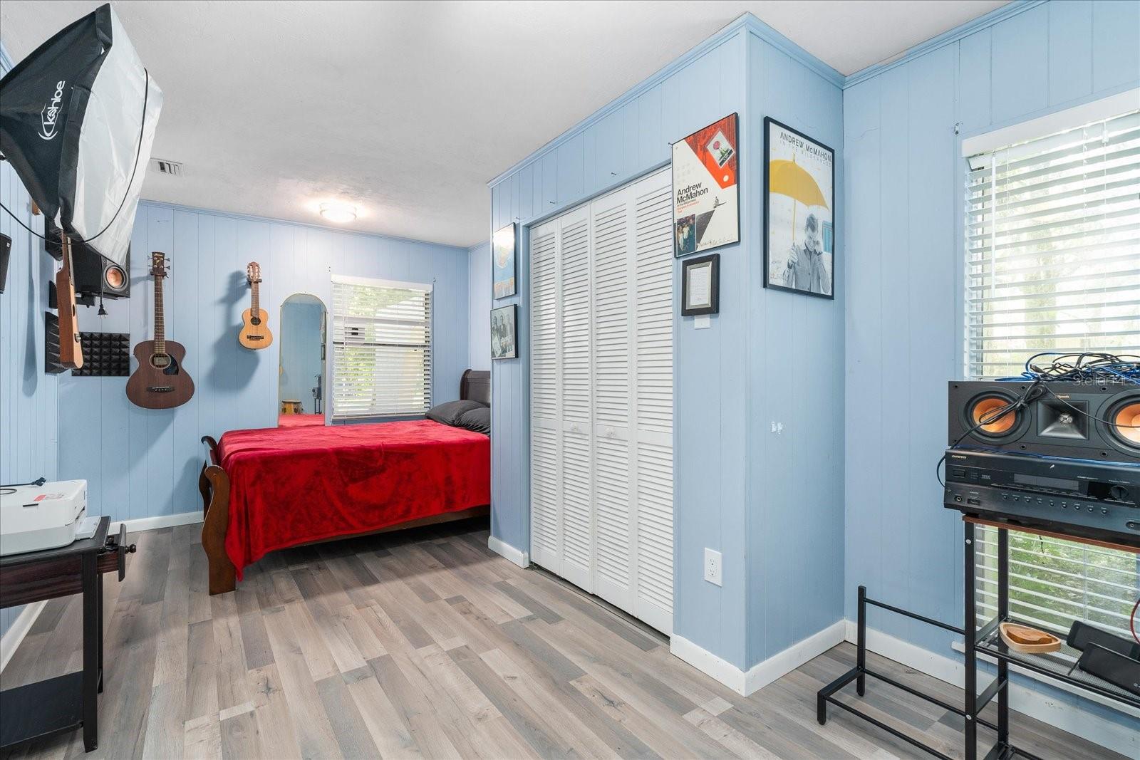 Image 21 of 43 For 424 101st Street E