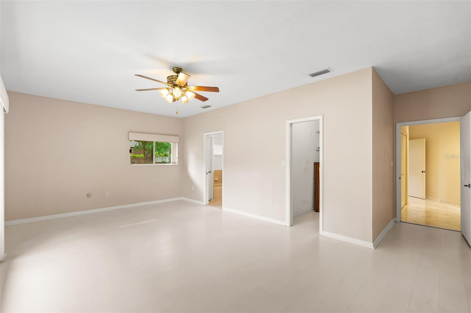 Image 16 of 41 For 11123 Palmetto Boulevard