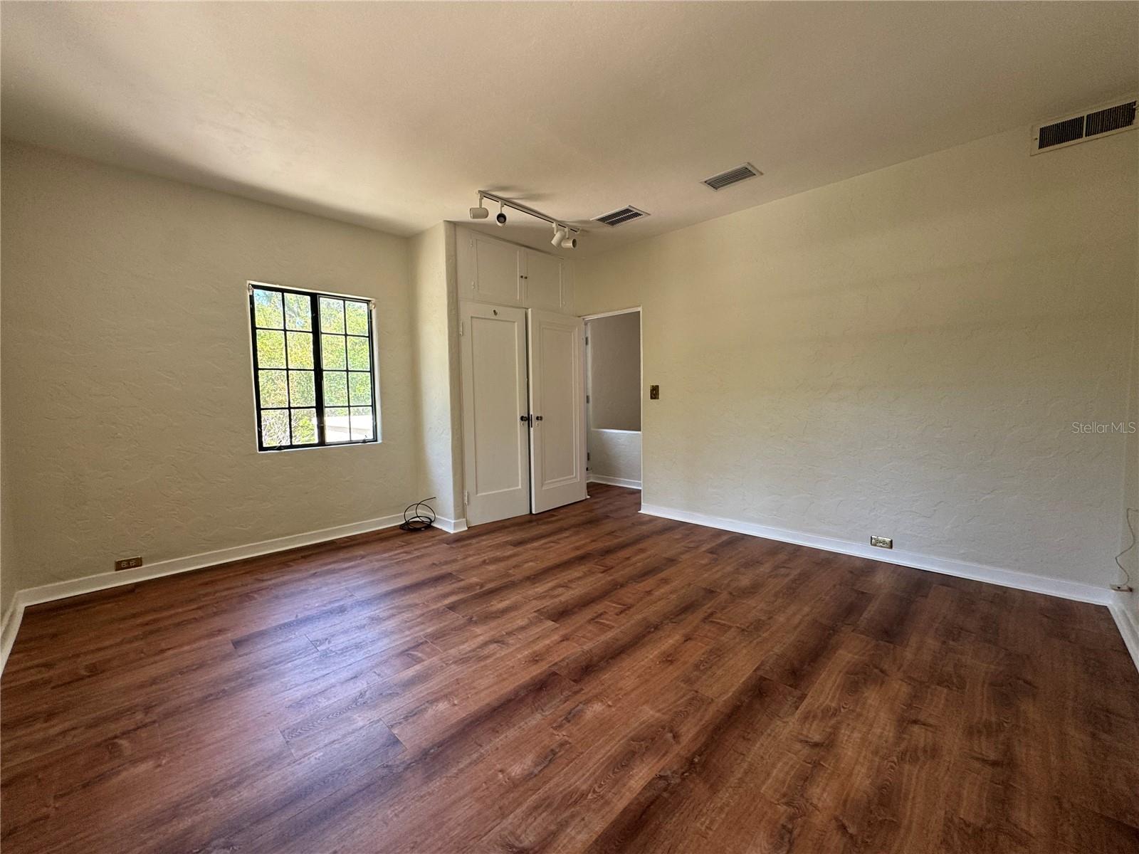 Image 9 of 31 For 2616 4th Place