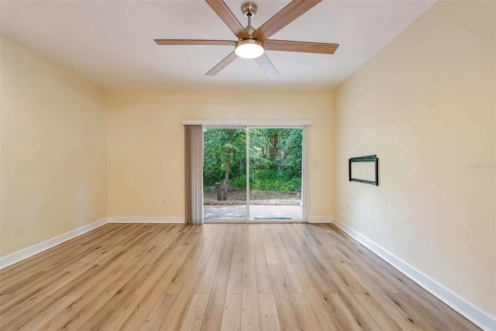 Image 4 of 25 For 851 21st Avenue 851