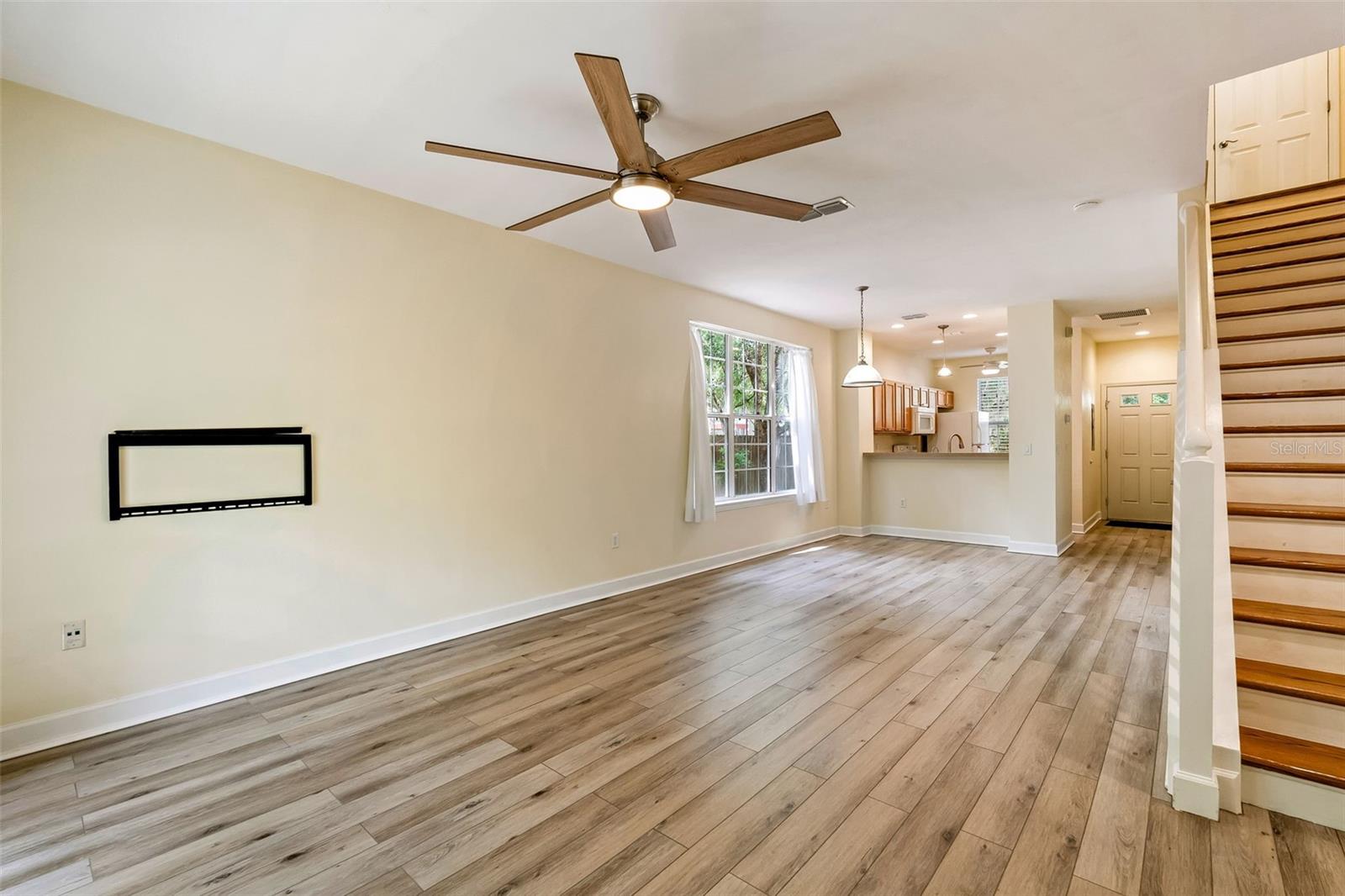 Image 6 of 25 For 851 21st Avenue 851