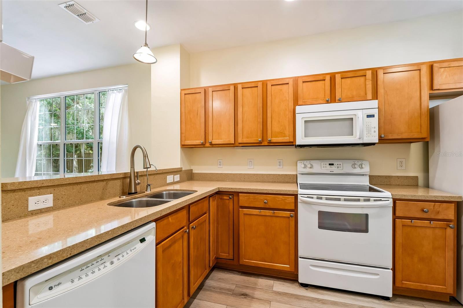 Image 7 of 25 For 851 21st Avenue 851