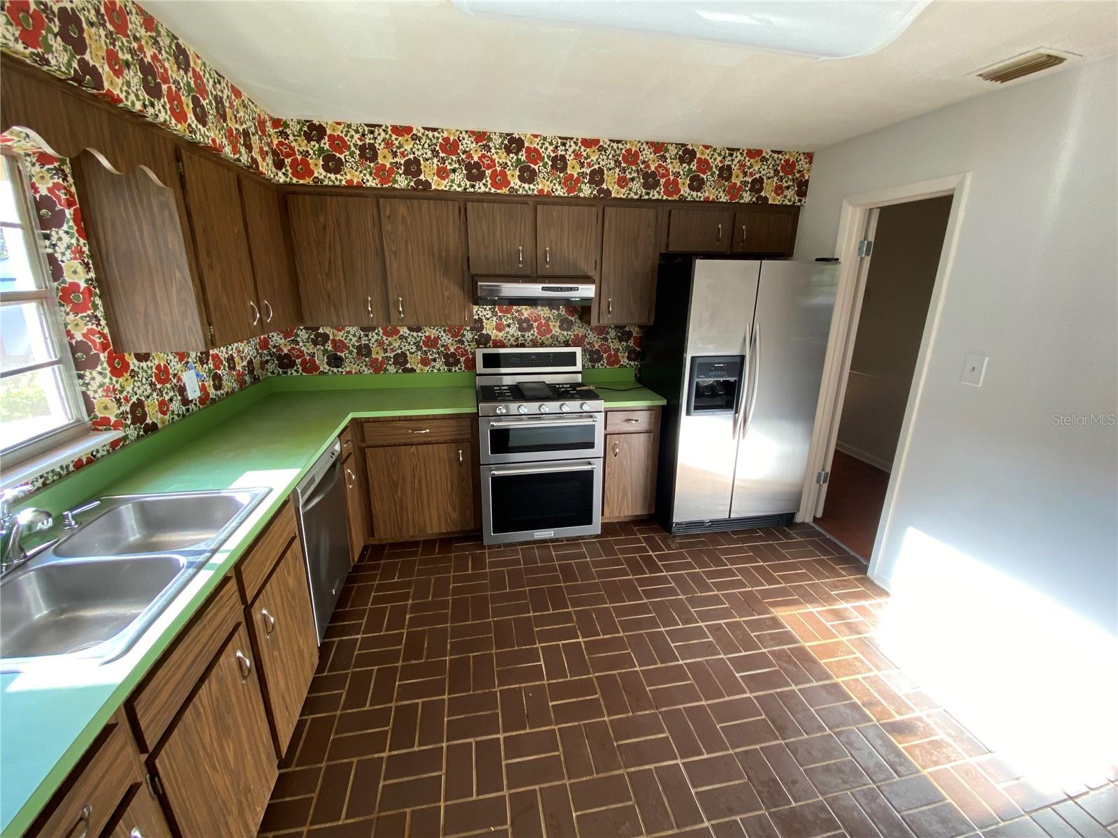 Image 6 of 12 For 3900 21st Terrace