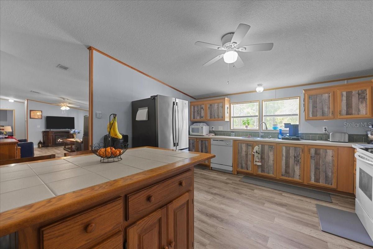 Image 11 of 41 For 5669 Hiawatha Street