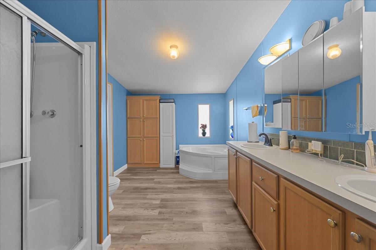 Image 17 of 41 For 5669 Hiawatha Street