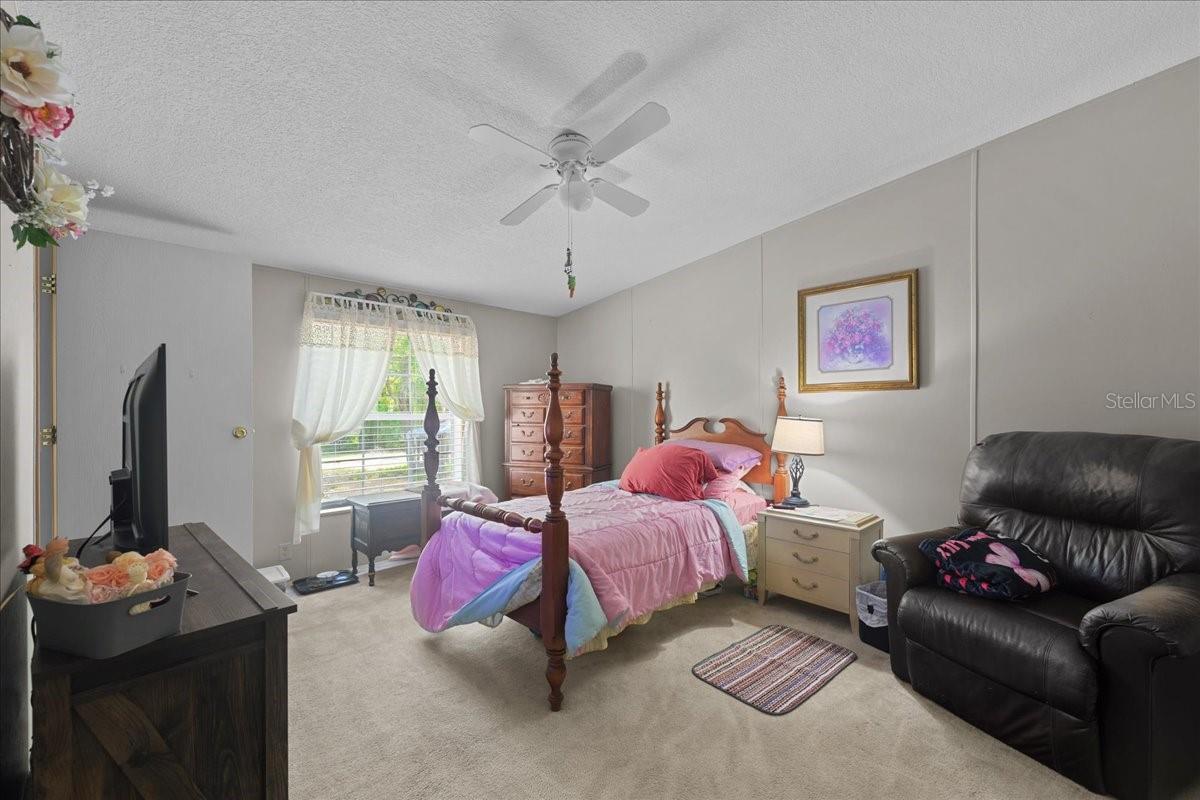 Image 18 of 41 For 5669 Hiawatha Street