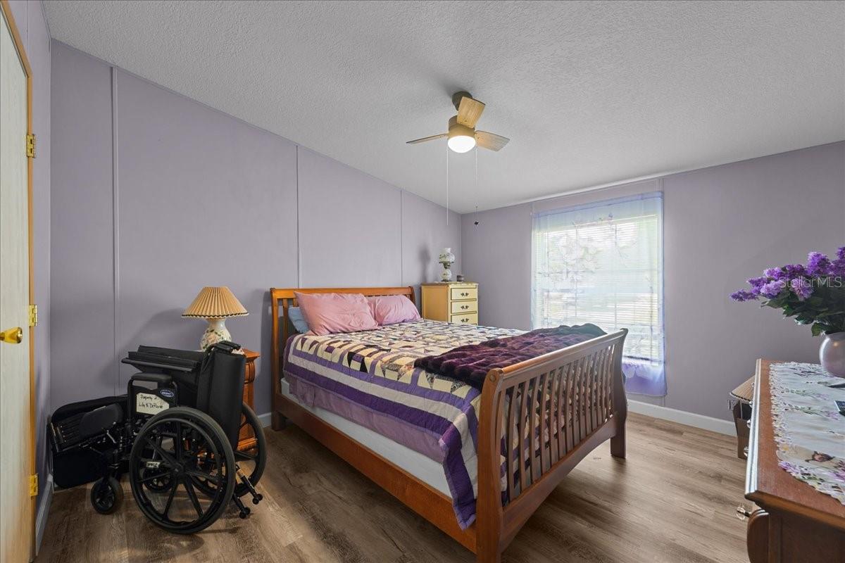Image 20 of 41 For 5669 Hiawatha Street