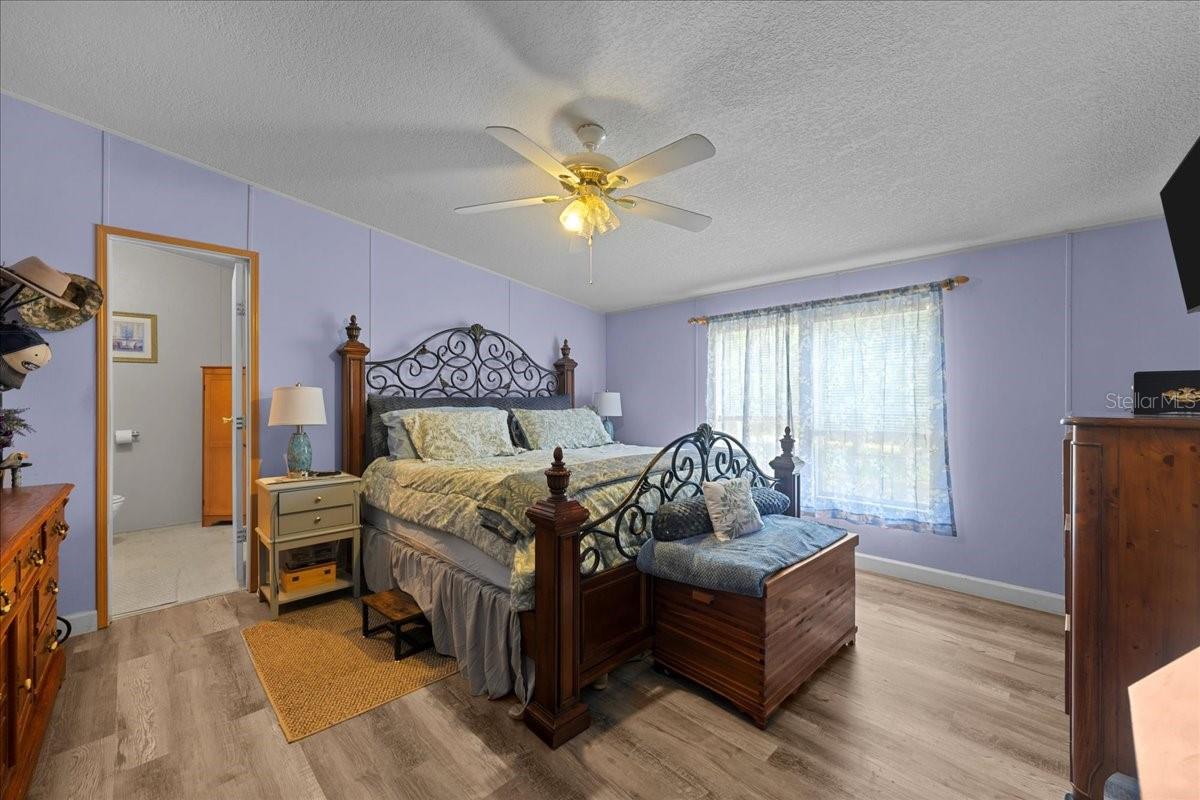 Image 21 of 41 For 5669 Hiawatha Street