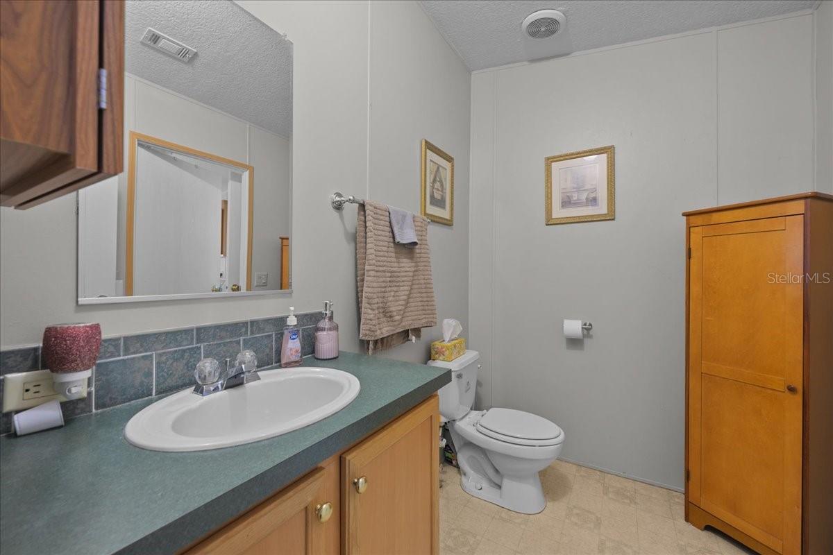 Image 22 of 41 For 5669 Hiawatha Street
