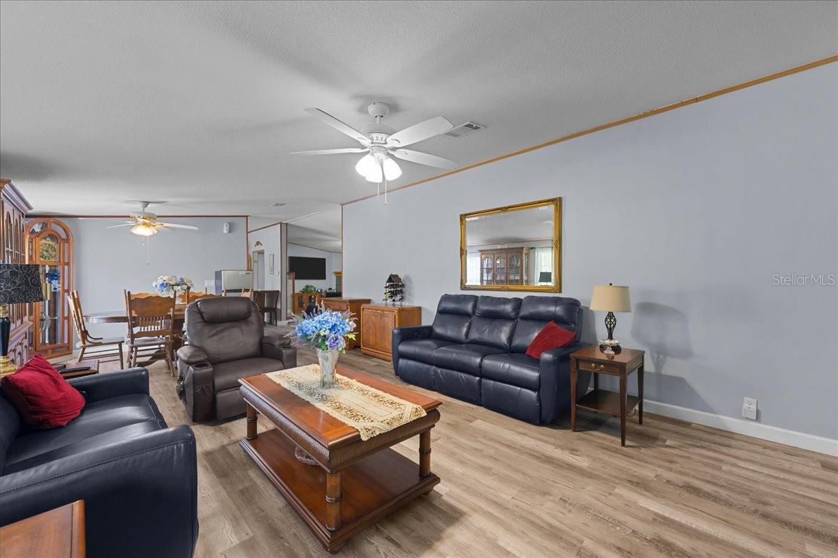 Image 7 of 41 For 5669 Hiawatha Street