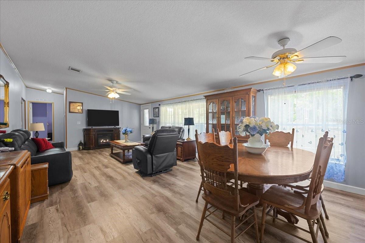 Image 9 of 41 For 5669 Hiawatha Street