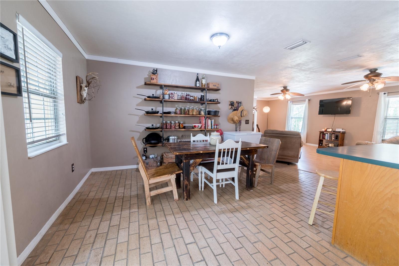 Image 15 of 58 For 5876 52nd Terrace