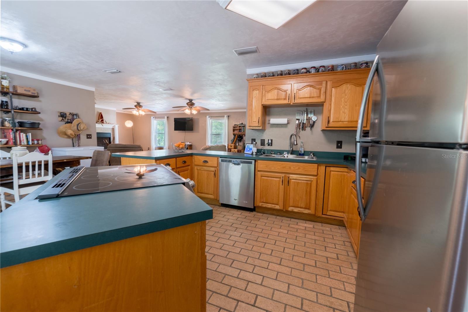 Image 17 of 58 For 5876 52nd Terrace