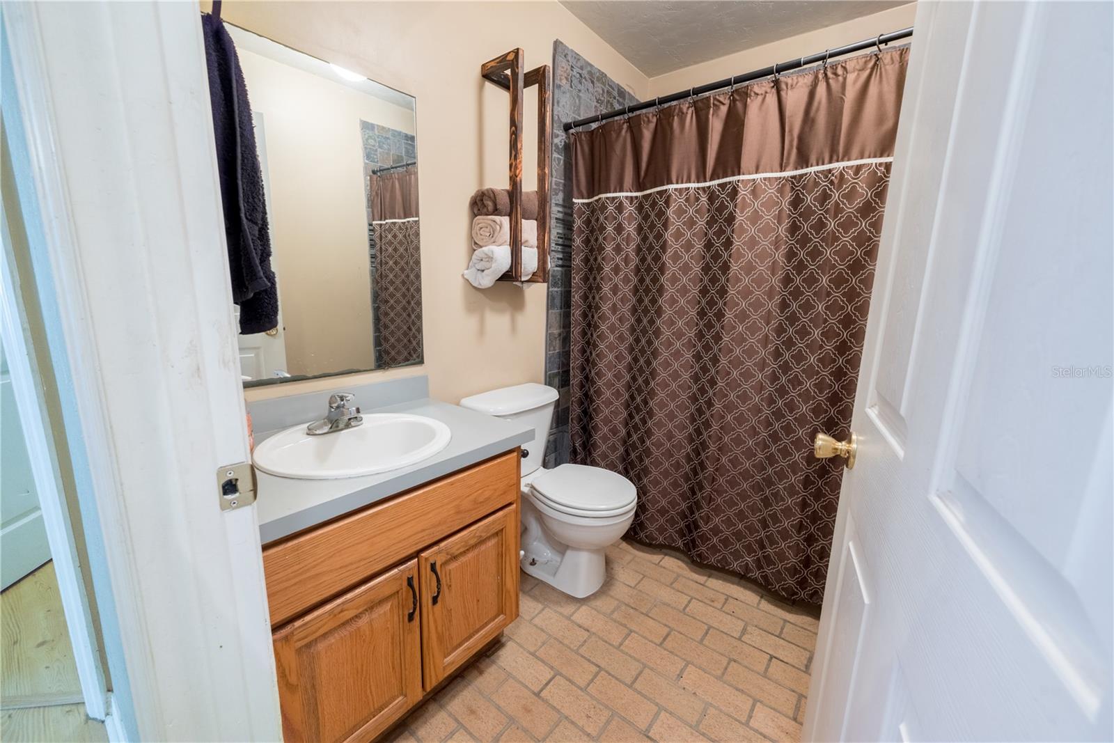 Image 33 of 58 For 5876 52nd Terrace