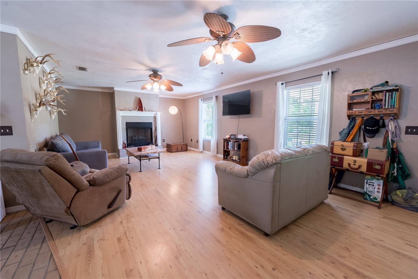 Image 6 of 58 For 5876 52nd Terrace