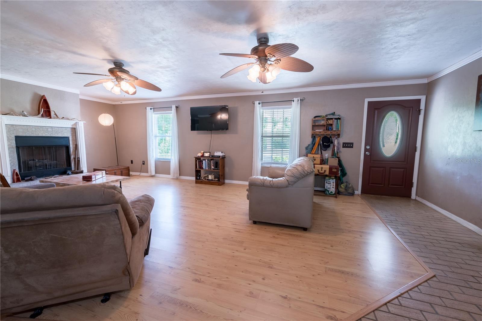 Image 7 of 58 For 5876 52nd Terrace