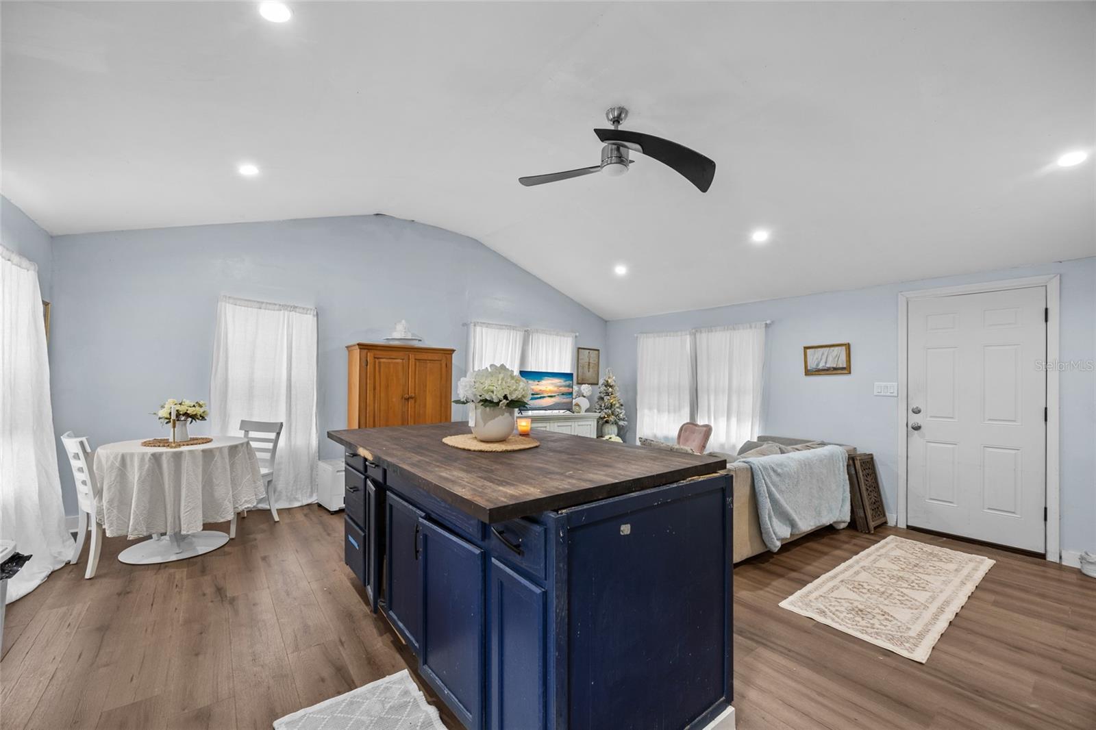 Image 10 of 19 For 21776 57th Avenue
