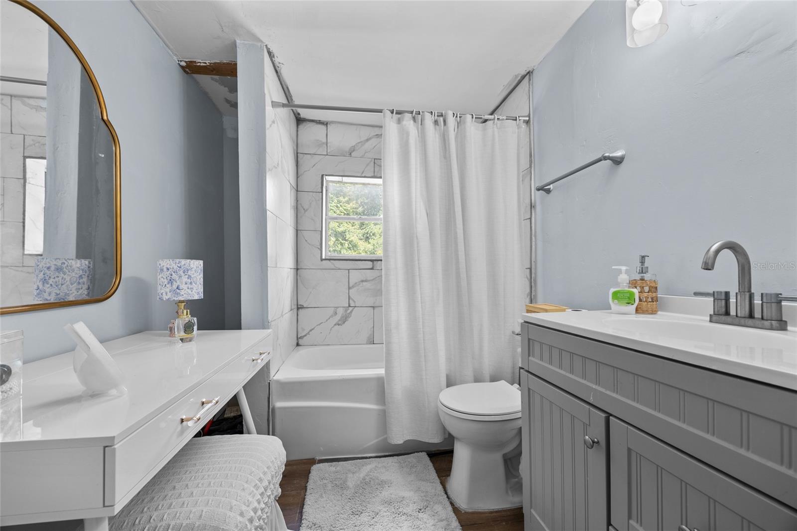 Image 14 of 19 For 21776 57th Avenue
