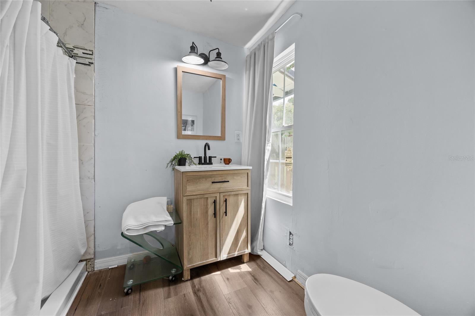 Image 18 of 19 For 21776 57th Avenue