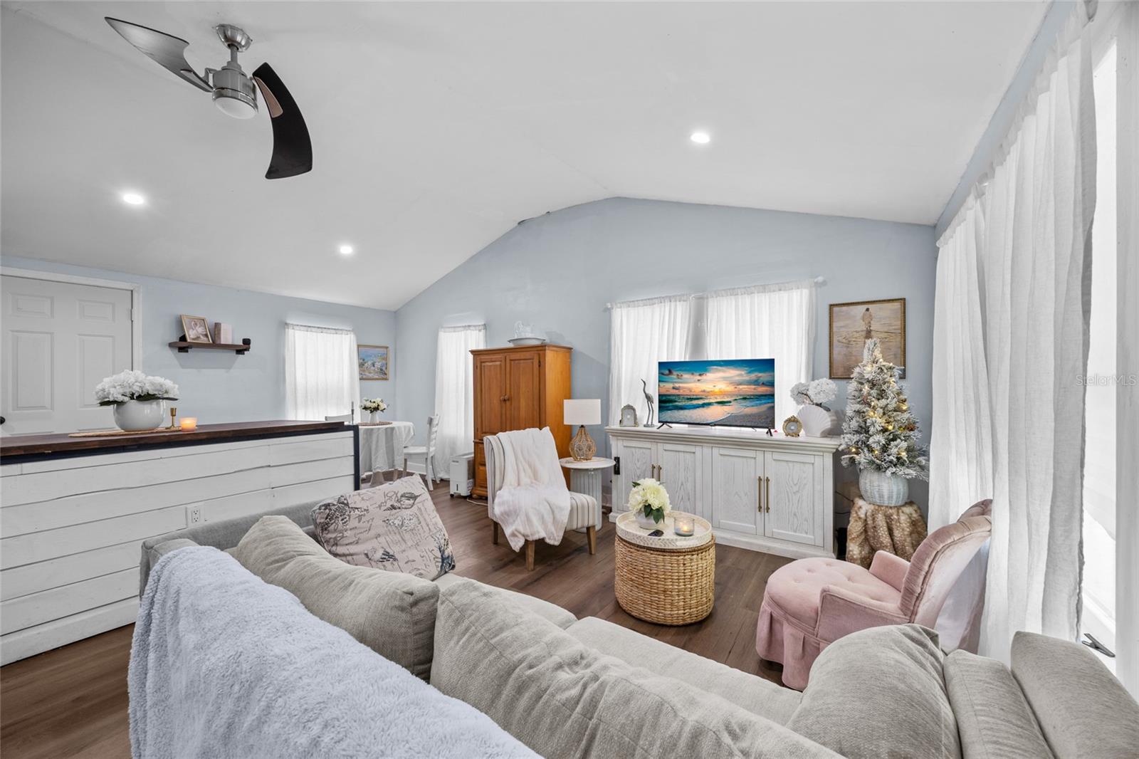 Image 5 of 19 For 21776 57th Avenue