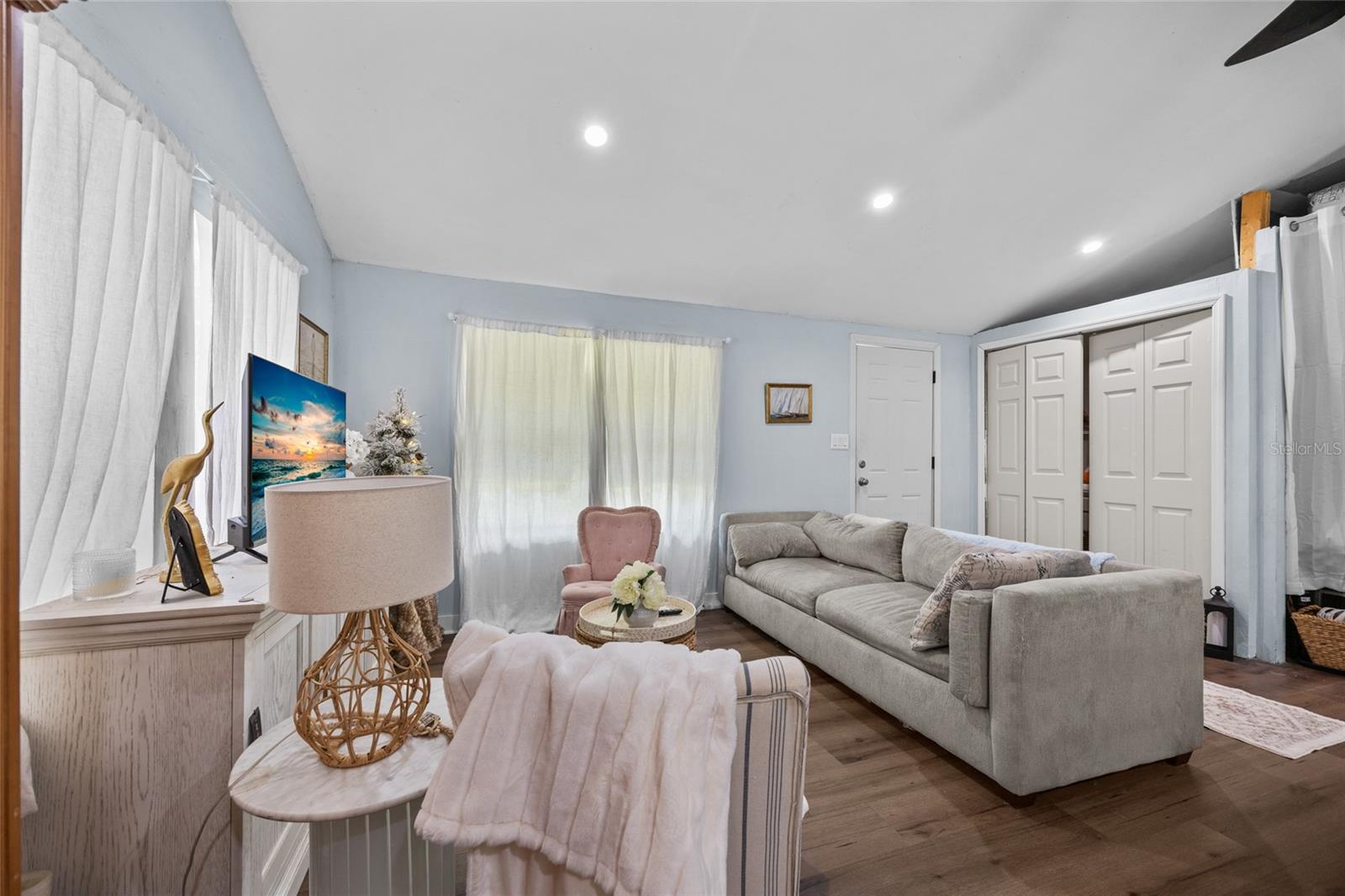 Image 7 of 19 For 21776 57th Avenue