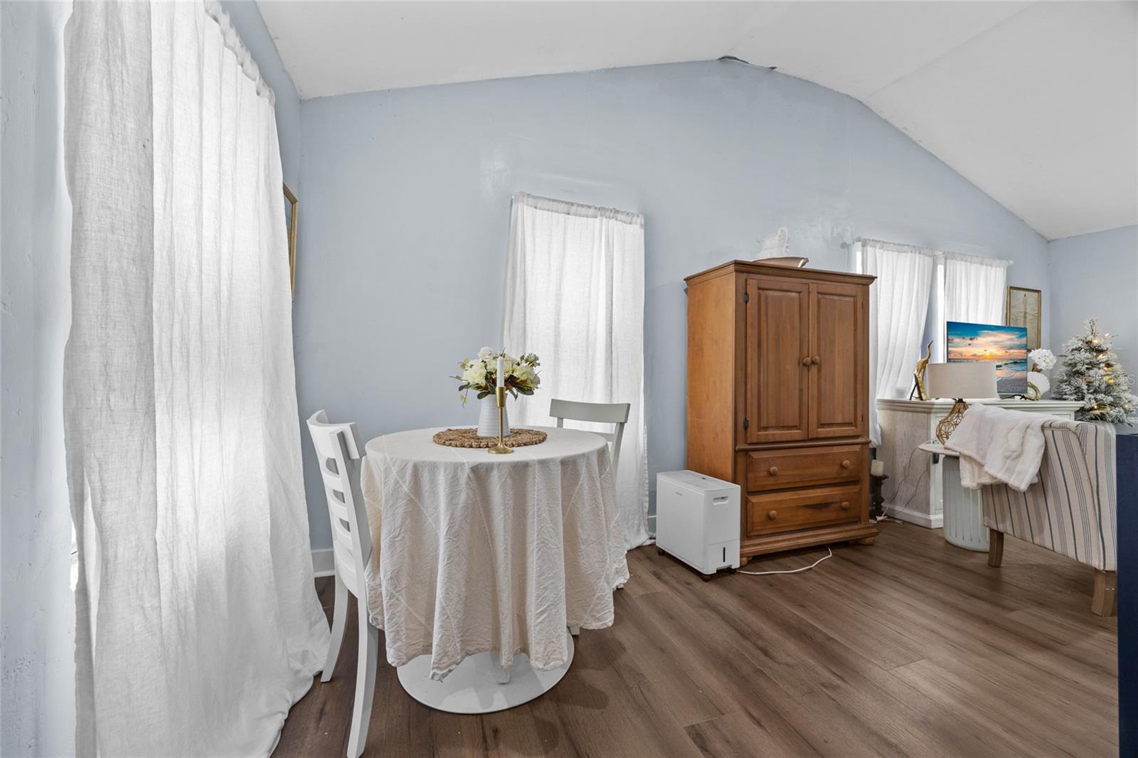 Image 8 of 19 For 21776 57th Avenue