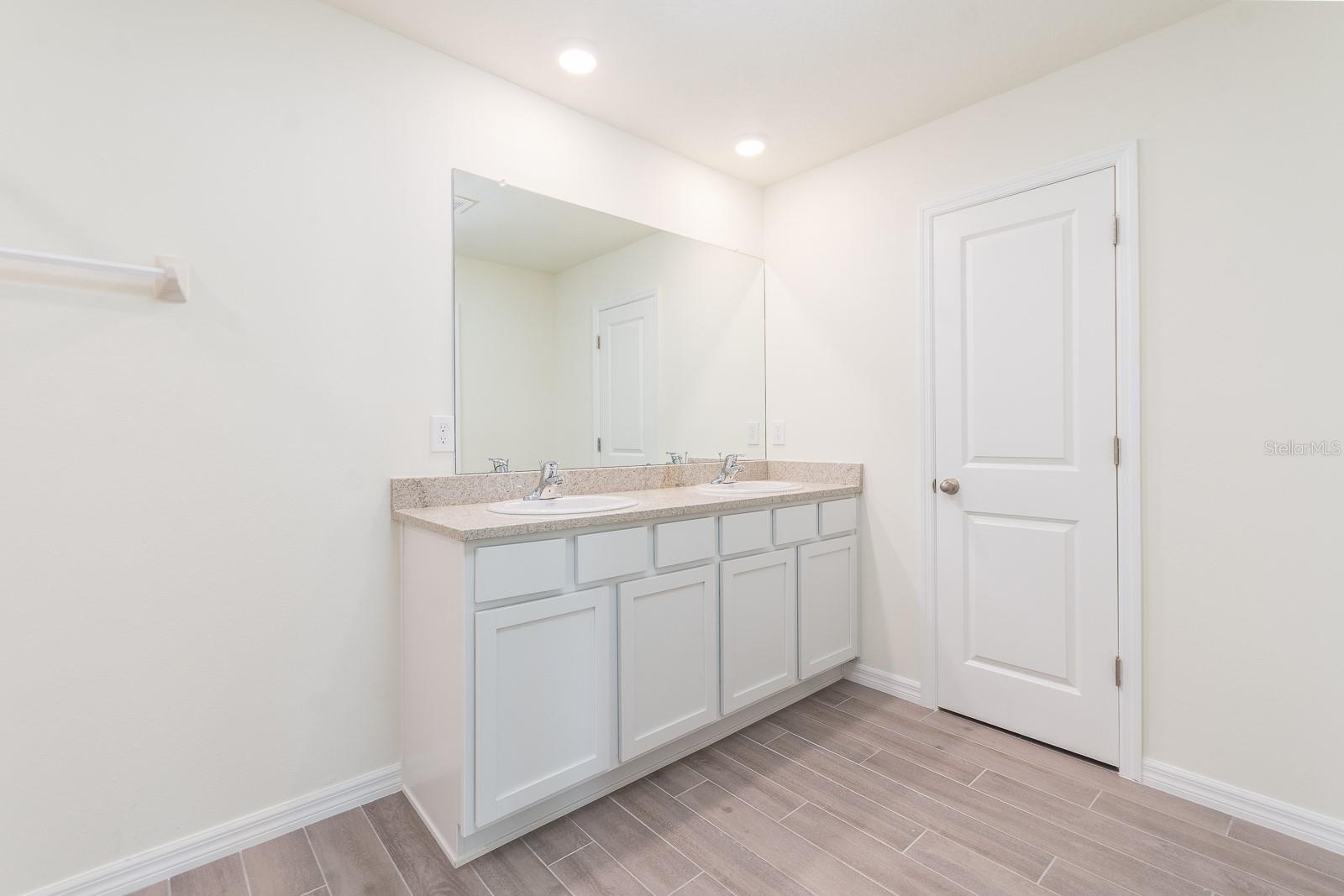 Image 28 of 32 For 4844 51st Way