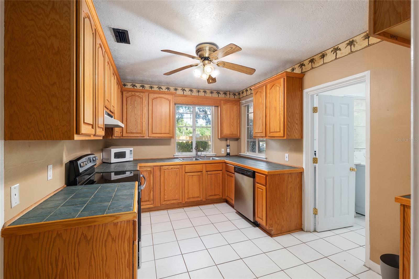 Image 11 of 57 For 806 21st Street