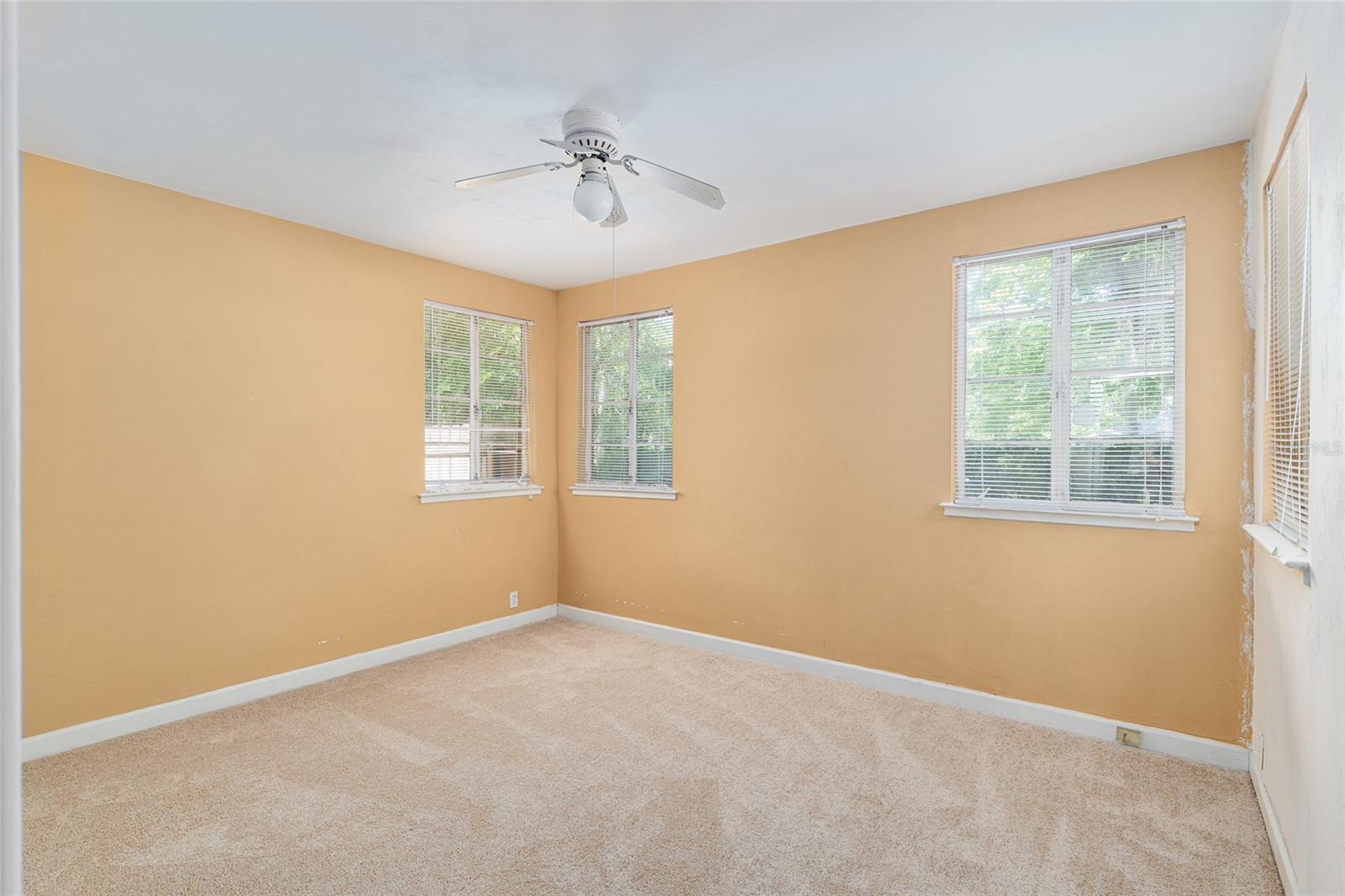 Image 32 of 57 For 806 21st Street
