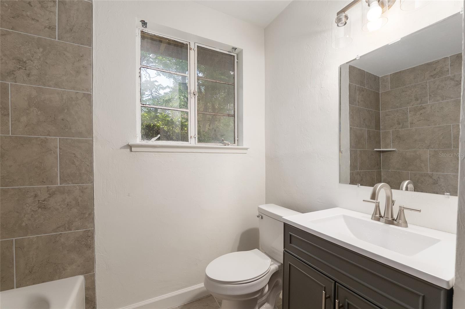 Image 38 of 57 For 806 21st Street