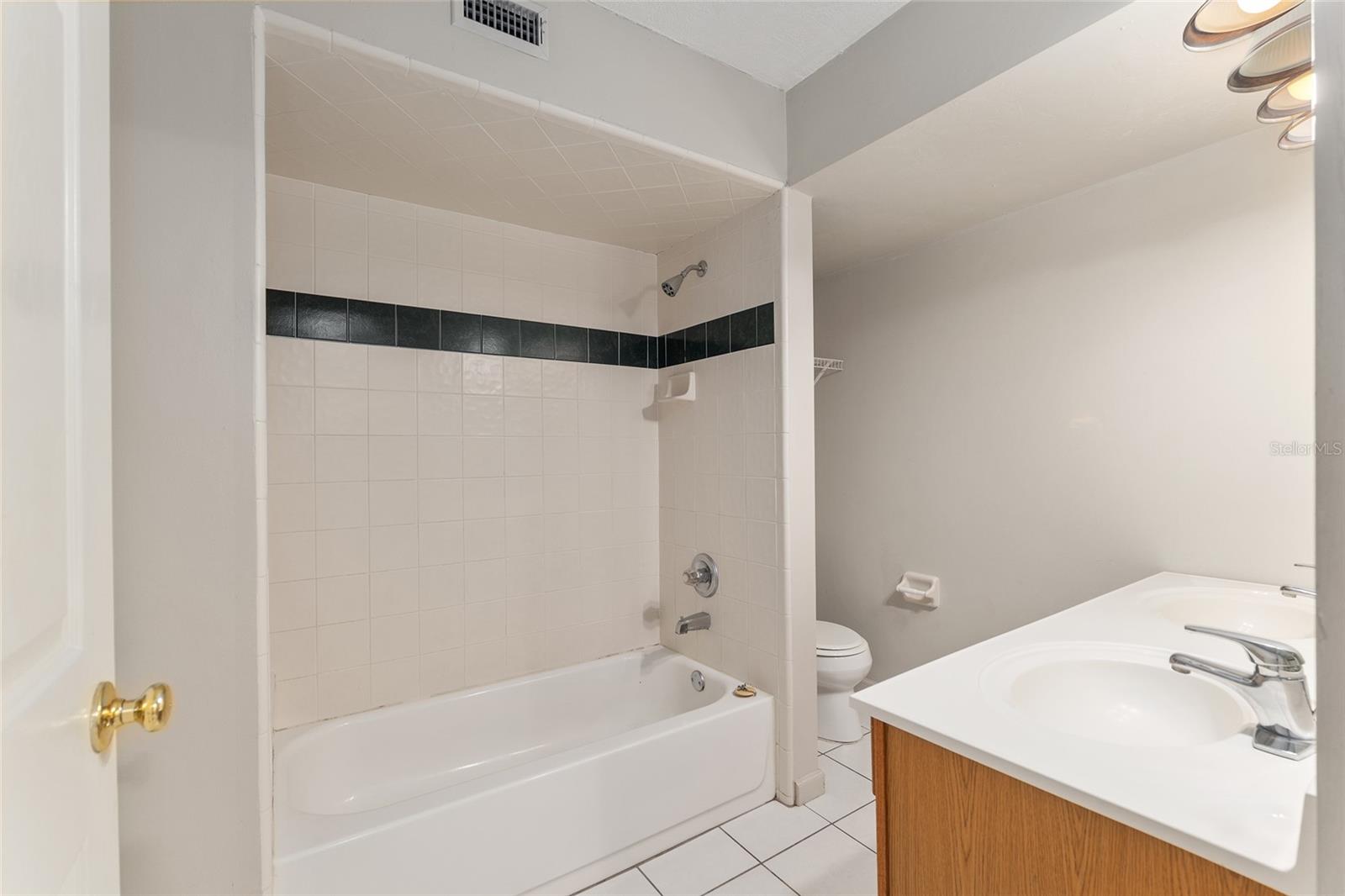 Image 43 of 57 For 806 21st Street