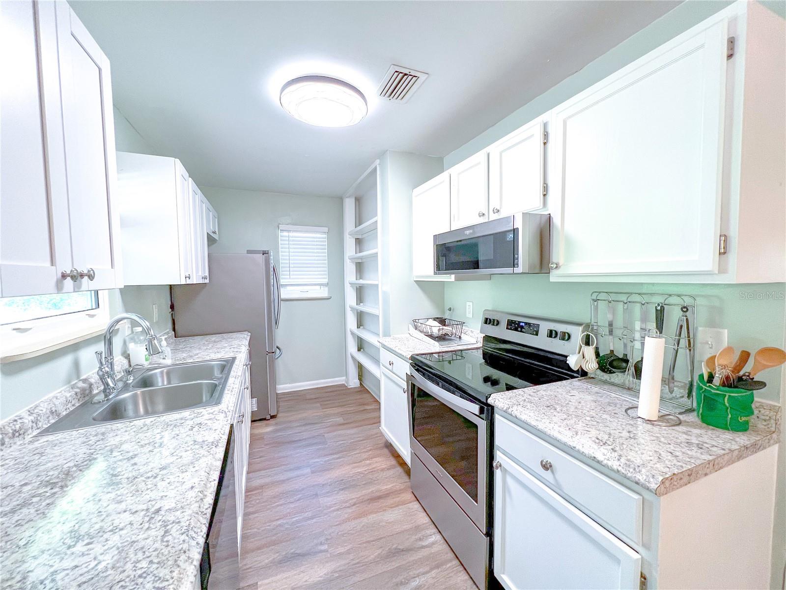 Image 6 of 11 For 4814 57th Drive