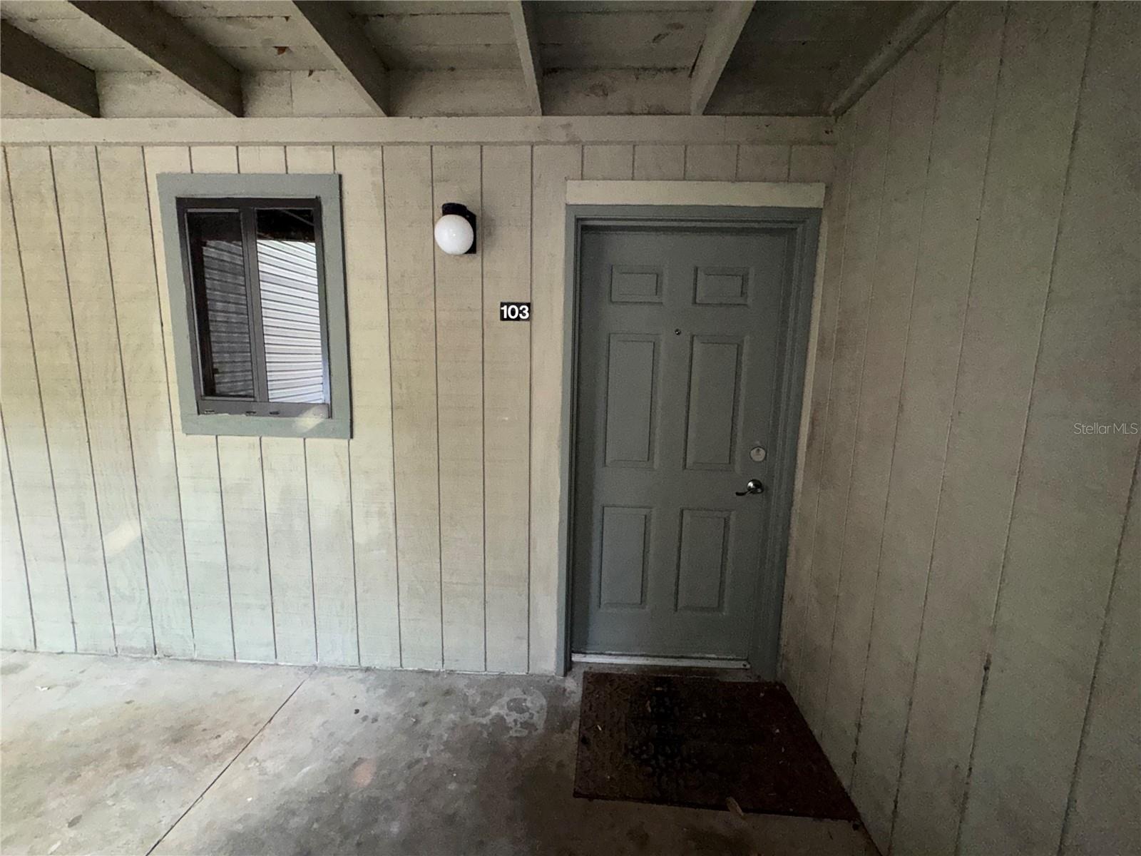 Image 3 of 17 For 105 16th Avenue N103
